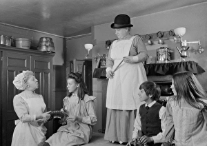 <b class=qtipBold><figcaption>The Railway Children</figcaption></b><br><br><em>© Copyright © Studiocanal Films Ltd</em> The Railway Children