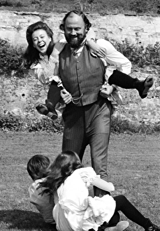 <b class=qtipBold><figcaption>The Railway Children</figcaption></b><br><br><em>© Copyright © Studiocanal Films Ltd</em> The Railway Children