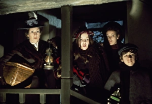 <b class=qtipBold><figcaption>The Railway Children</figcaption></b><br><br><em>© Copyright © Studiocanal Films Ltd</em> The Railway Children