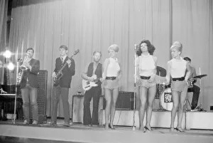 A scene from Stardust (1974)