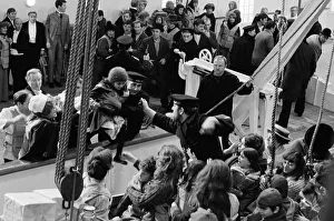 <b class=qtipBold><figcaption>sos1979 bw neg 031</figcaption></b><br><em>© Copyright Studiocanal Films Ltd</em> sos1979 bw neg 031