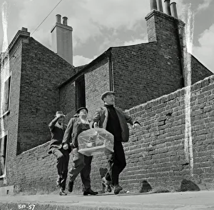 <b class=qtipBold><figcaption>spa1962 bw neg pro 014 edited-1</figcaption></b><br>spa_bw_neg_pro_ 014<br><em>© Copyright Studiocanal Films Ltd</em> spa1962 bw neg pro 014 edited-1