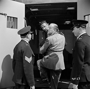 Stanley Holloway and Hugh Griffith