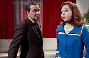 Images Dated 18th April 2018: Steed and Mrs Peel in Peels flat