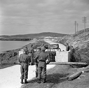 <b class=qtipBold><figcaption>Whisky Galore</figcaption></b><br>whi_bw_neg_ 06<br><em>© Copyright © Studiocanal Films Ltd</em> Whisky Galore
