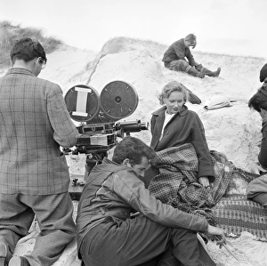 <b class=qtipBold><figcaption>Whisky Galore</figcaption></b><br>whi_bw_neg_ 00<br><em>© Copyright © Studiocanal Films Ltd</em> Whisky Galore