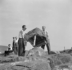 <b class=qtipBold><figcaption>Whisky Galore</figcaption></b><br>whi_bw_neg_ 04<br><em>© Copyright © Studiocanal Films Ltd</em> Whisky Galore