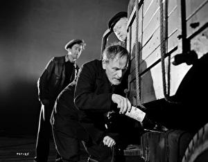 <b class=qtipBold><figcaption>Whisky Galore</figcaption></b><br><br><em>© Copyright © Studiocanal Films Ltd</em> Whisky Galore