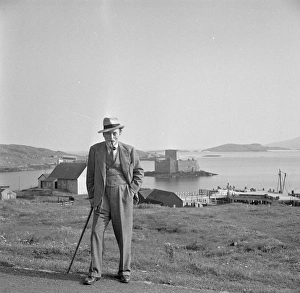<b class=qtipBold><figcaption>Whisky Galore</figcaption></b><br>whi_bw_neg_ 06<br><em>© Copyright © Studiocanal Films Ltd</em> Whisky Galore