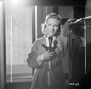 <b class=qtipBold><figcaption>Whisky Galore</figcaption></b><br><br><em>© Copyright © Studiocanal Films Ltd</em> Whisky Galore