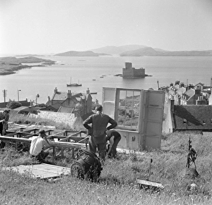 <b class=qtipBold><figcaption>Whisky Galore</figcaption></b><br>whi_bw_neg_ 03<br><em>© Copyright © Studiocanal Films Ltd</em> Whisky Galore