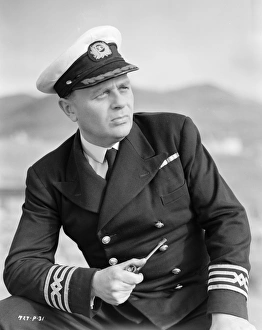 <b class=qtipBold><figcaption>Whisky Galore</figcaption></b><br>whi_bw_neg_por_ 03<br><em>© Copyright © Studiocanal Films Ltd</em> Whisky Galore