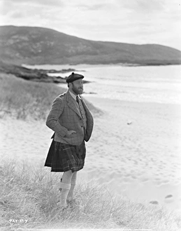 <b class=qtipBold><figcaption>Whisky Galore</figcaption></b><br>whi_bw_neg_por_ 00<br><em>© Copyright © Studiocanal Films Ltd</em> Whisky Galore