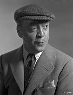 <b class=qtipBold><figcaption>Whisky Galore</figcaption></b><br><br><em>© Copyright © Studiocanal Films Ltd</em> Whisky Galore
