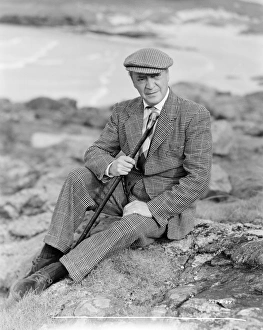 <b class=qtipBold><figcaption>Whisky Galore</figcaption></b><br>whi_bw_neg_por_ 03<br><em>© Copyright © Studiocanal Films Ltd</em> Whisky Galore