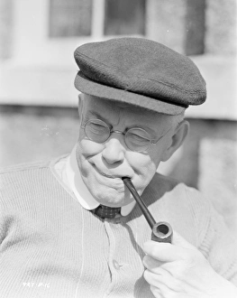 <b class=qtipBold><figcaption>Whisky Galore</figcaption></b><br>whi_bw_neg_por_ 01<br><em>© Copyright © Studiocanal Films Ltd</em> Whisky Galore