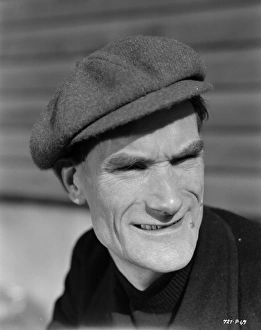 <b class=qtipBold><figcaption>Whisky Galore</figcaption></b><br>whi_bw_neg_por_ 04<br><em>© Copyright © Studiocanal Films Ltd</em> Whisky Galore