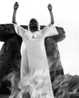 <b class=qtipBold><figcaption>The Wicker Man</figcaption></b><br><br><em>© Copyright © Studiocanal Films Ltd</em> The Wicker Man